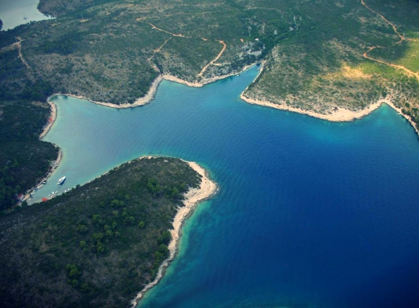 Uvala Žukova Rudina Opčina Stari Grad Hvar Croatia Marinatipssk